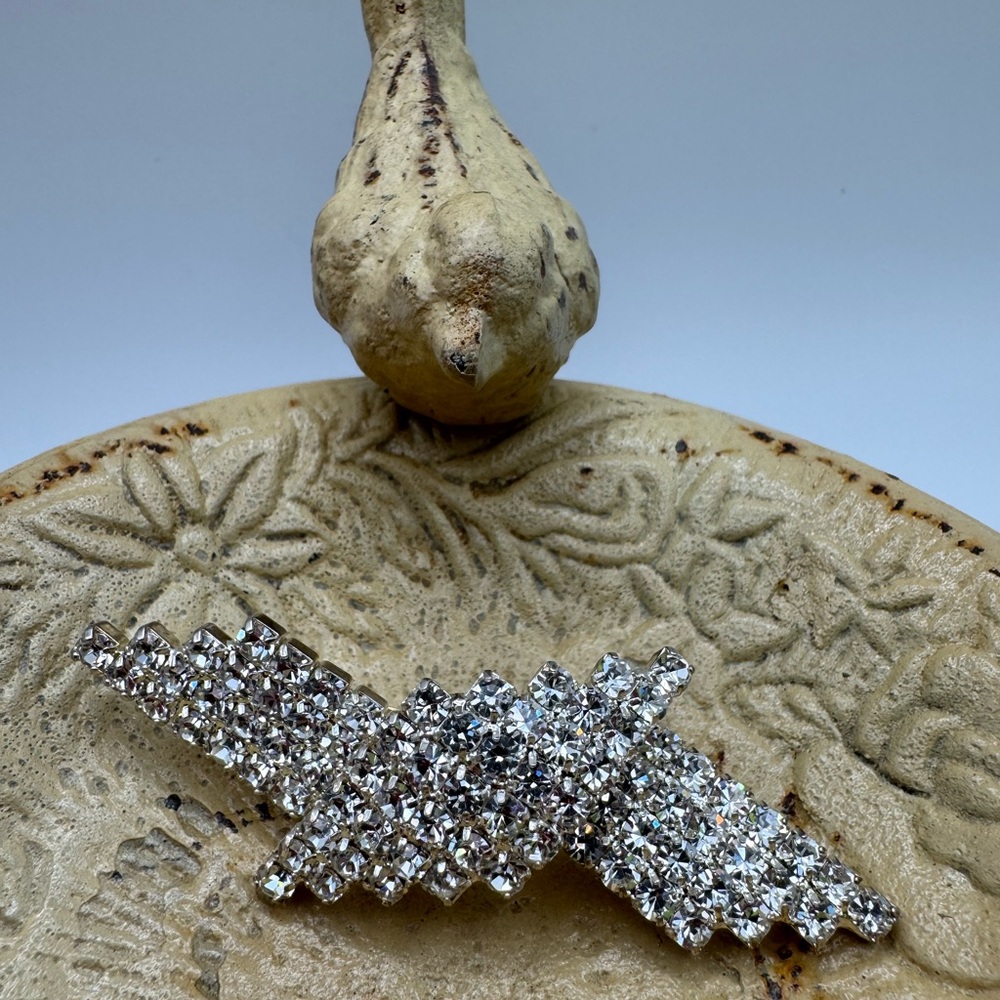 Bling brooch, silver tone, EUC. 2 1/2” x 1 1/4”.